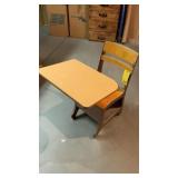 WOOD/METAL SCHOOL DESK