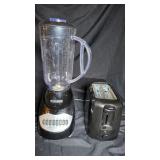 Black and Decker blender and toaster