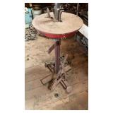 TIRE BEAD BRAKER