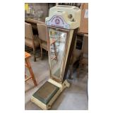 Coin-operated weight and fortune scale