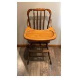 WOOD HIGHCHAIR