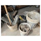 TOP RAIL HANGERS AND FITTINGS (5)-5 GAL. Buckets