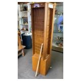 WOOD ROTATING DISPLAY MEASURES 68' TALL