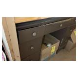 SMALL WOOD DESK MEASURES 40'W X 198'D X 31'T