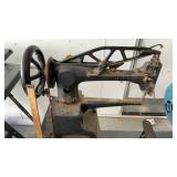 SINGER MODEL 29-4 SEWING MACHINE
