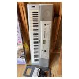 YAMAHA MODEL DGX-220 KEY BOARD W/ STAND