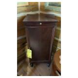 WOOD LIQUOR CABINET