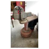 COLUMBIAN VISE ON STEEL STAND.