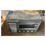 PANASONIC INVERTER MICROWAVE OVEN (NIB)