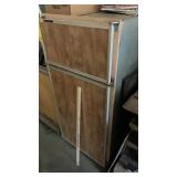 TRAVLER ELIXIRE GAS /ELECTRIC RV FRIDGE