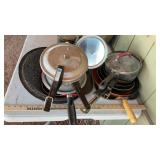PERCOLATORS, POTS & PANS