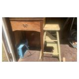 TABLE & STOOL