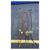 (4) BOLOS