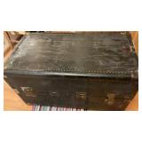 HARTMANN CUSHION TOP WARDROBE TRUNK W/ KEY
