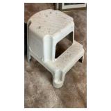 STEP STOOL & COOLER
