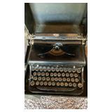 ROYAL TYPEWRITER
