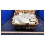 NAPKINS, HAND TOWELS & PLACEMATS