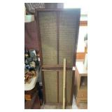(2) SPEAKERS & STAND