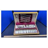 ROGERS BROS. HERITAGE I.S. CUTLERY SET