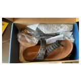 (2) WHITE MOUNTAIN SANDAL PAIRS SIZE 8M