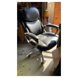 COMPUTER CHAIR