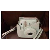 INSTAX MINI 9 WITH ASSESSORIES
