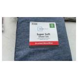 QUEEN SHEET SET, AMERICAN AND REBEL FLAGS AND MISC