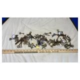 ASSORTED VINTAGE KEYS