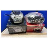 (2) RADIO / CD PLAYERS