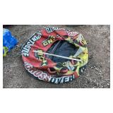 INFLATABLE TUB & LIFE JACKET