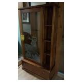 WOOD GUN CABINET W/ KEY