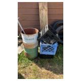 TEXACO METAL CAN AND (3) MILK CRATES