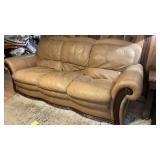 LEATHER COUCH UNKNOWM MAKE
