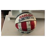 GLOBETROTTERS BALL, BASEBALLS AND TOPPS CARDS