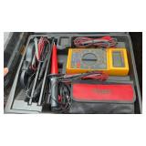 FLUKE C100 MULTIMETER SET W/MANUAL