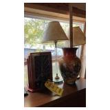 (2) LAMPS, RADIO & VASE