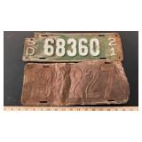 (2) SOUTH DAKOTA LICENSE PLATES (1919 & 1921)