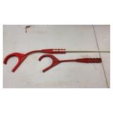 (2) Clay pigeon hand throwers