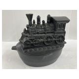 cast iron pot w/steam locomotive lid