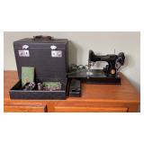 Vintage Singer Featherweight Sewing Machine