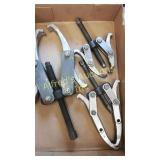 Set of 3 gear pullers Set of 3 gear pullers