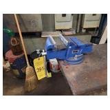 CENTRAL FORGE 6' BENCH VISE