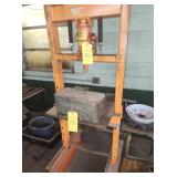 CENTRAL HYDRAULIC 20 TON H-FRAME PRESS