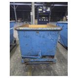 DUMP HOPPER ON CASTERS