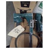 BOXER PNEUMATIC STAPLER