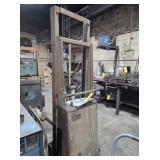 CROWN ELECTRIC PALLET LIFT