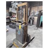 BIG JOE ELECTRIC PALLET LIFT