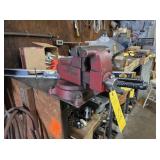 6" COLUMBIAN BENCH VISE