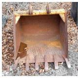 32"  Excavator Bucket with Teeth