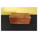 Lane Elizabethton, Tn. Stamped Mini Cedar Chest